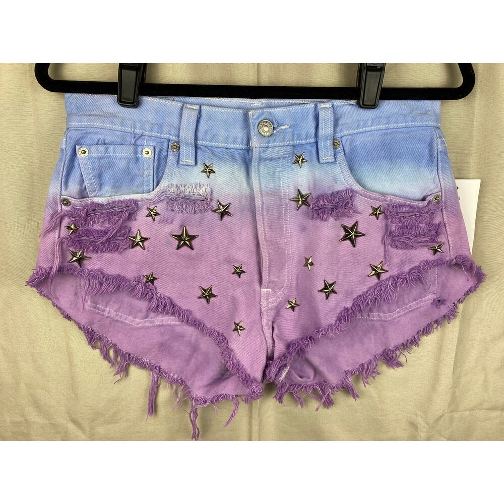 NWT Womens Runway dreamz Iggy Star Studded Shorts sz M/31” Levi’s Blue/Purple